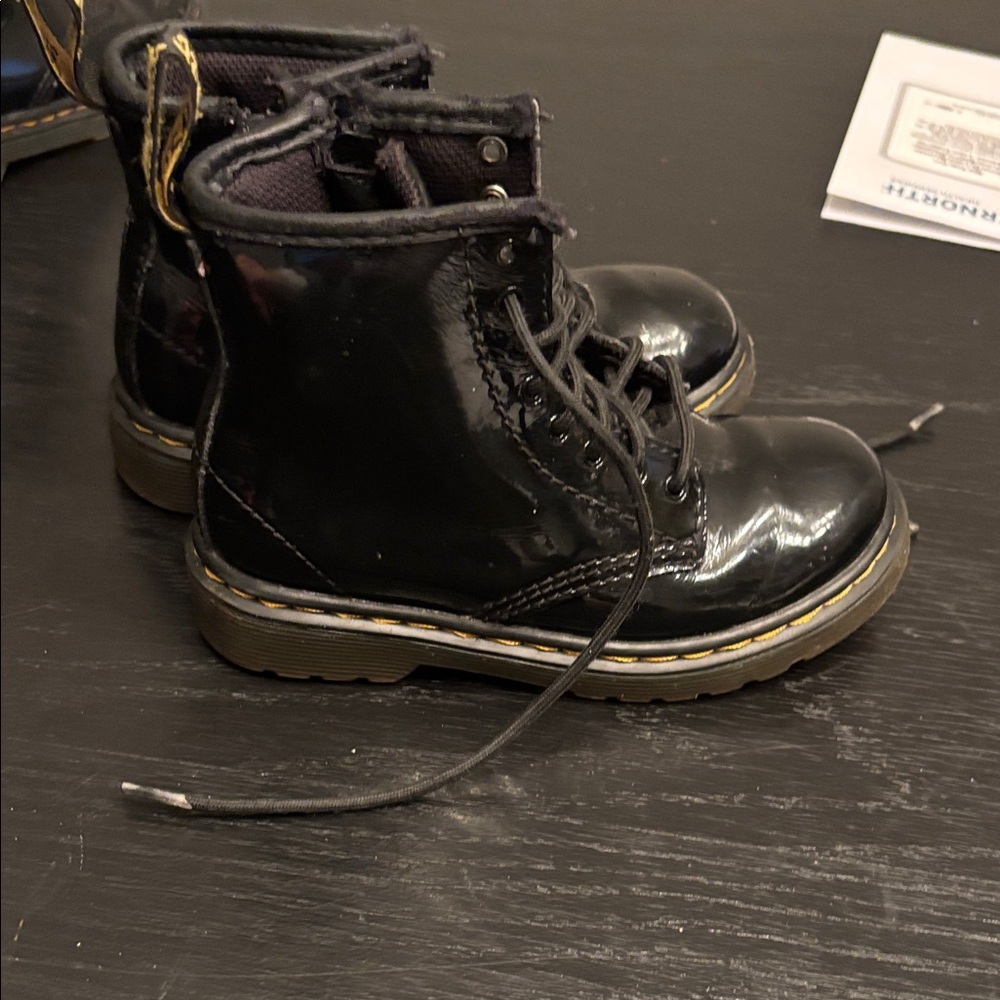 Kids black patent leather Dr. Martens Doc martens Boots size us 9